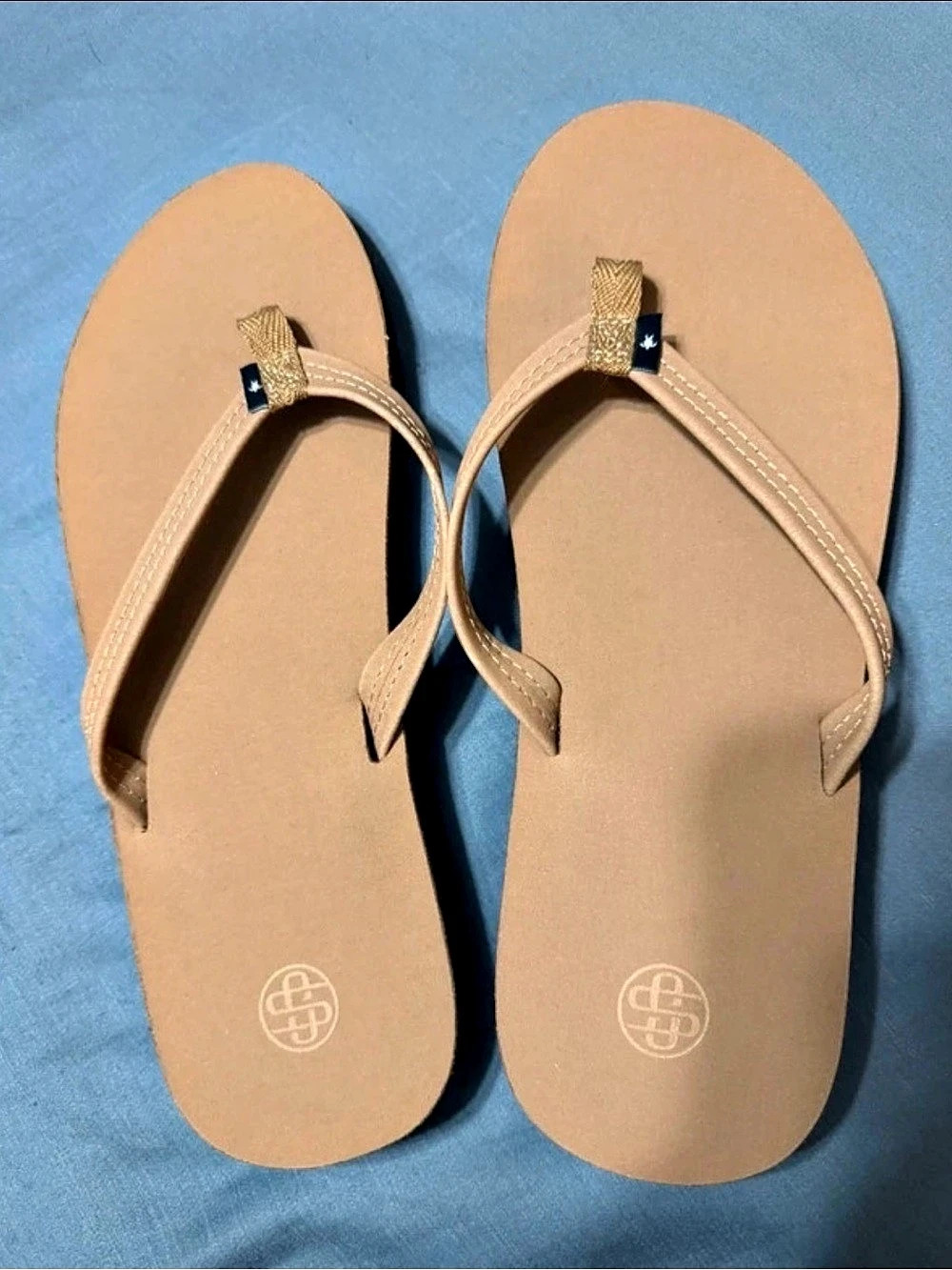 Tan Thong Sandals Like New